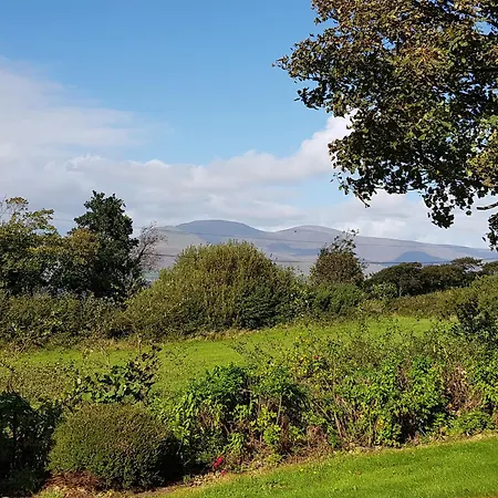 Knockbrack Semesterbostad *