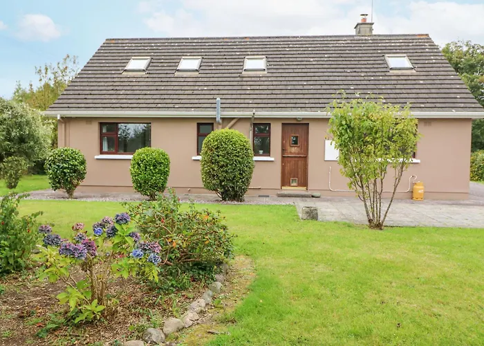 Holiday home Knockbrack *